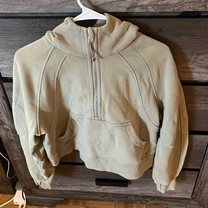 Lululemon 1/2 zip cropped scuba